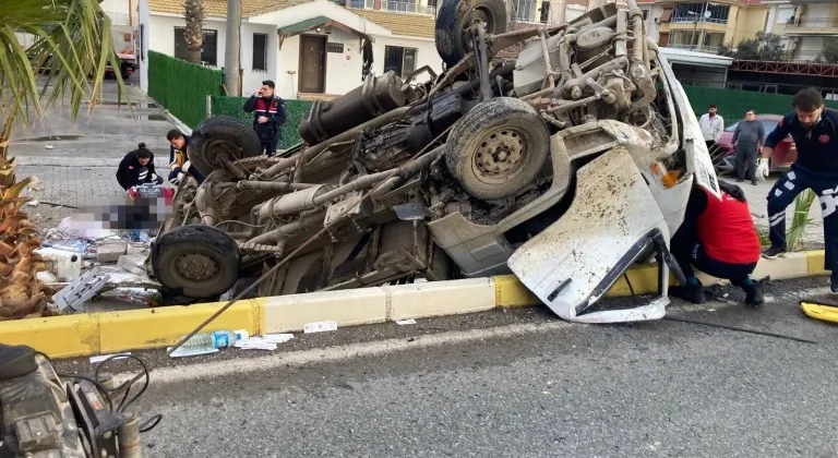 Altınoluk'ta feci kaza! İşçi taşıyan kamyonet takla attı