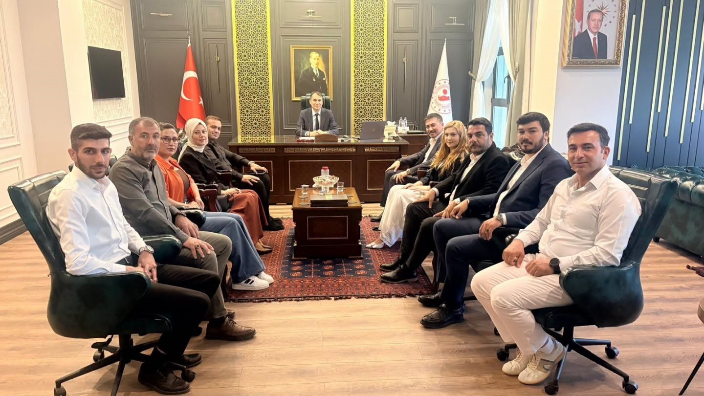 AK Parti Edremit Teşkilatı, Zafer Engin’i Makamında Ziyaret Etti