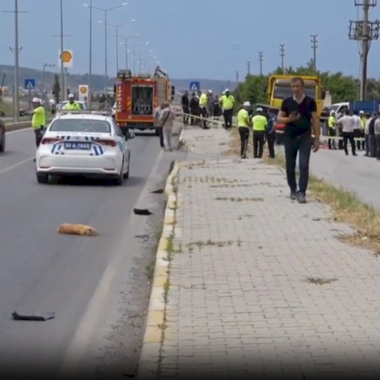 Burhaniye'de köpeğe çarpmamak için manevra yapan otomobilde 3 kişi yaşamını yitirdi!